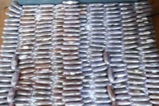 Hava limanında mədələrindən 1,5 kilo narkotik tapıldı