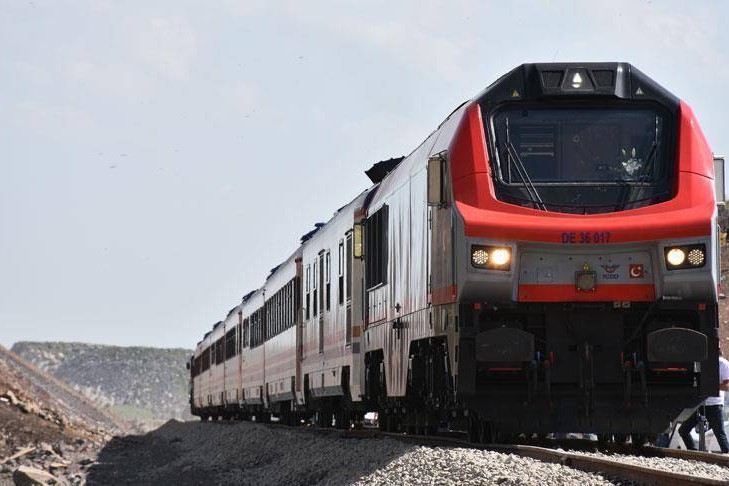 Bakı-Tbilisi-Qars dəmir yolunda yükdaşımaları bərpa edilib