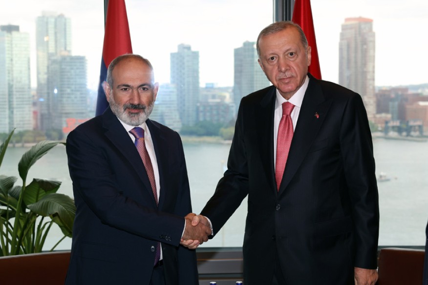 Ərdoğan Paşinyanı qəbul edib