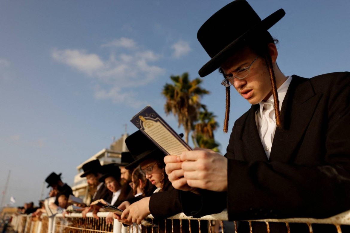 Haredi yəhudiləri kimdir, niyə orduda çağırışdan imtina edirlər?