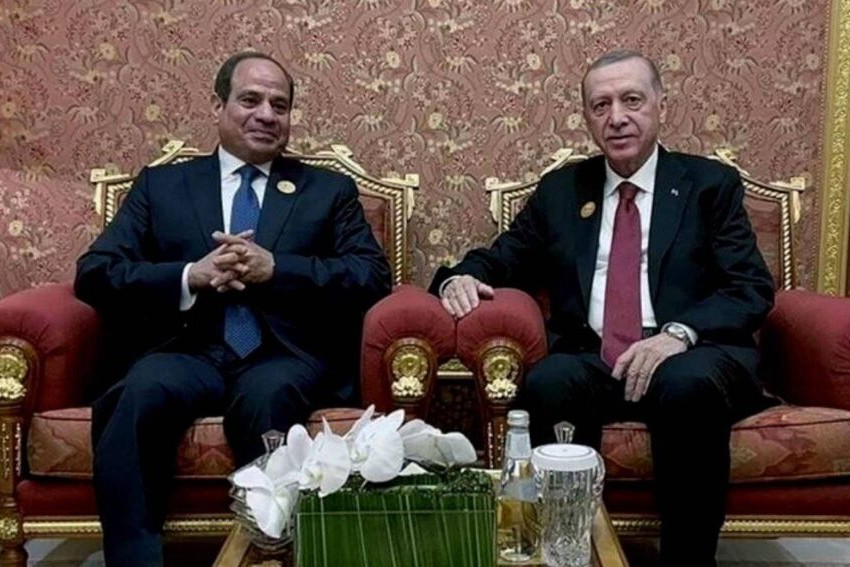 Sisi ilk dəfə Türkiyəyə gedir