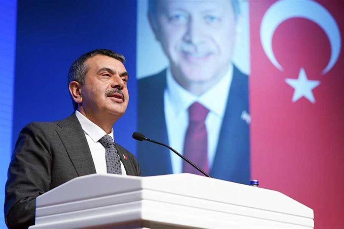 Türkiyədəki fransız məktəbləri iki ölkə arasında böhrana səbəb olub