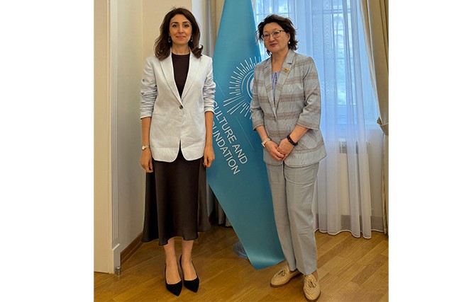 Türk Mədəniyyəti və İrsi Fondunun prezidenti Aktotı Raimkulova Azərbaycanın Polşadakı səfiri Nərgiz Qurbanova ilə görüşüb