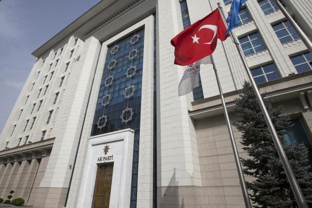 AK Partiya yeni konstitusiya üzərində işlərə başlayacaq