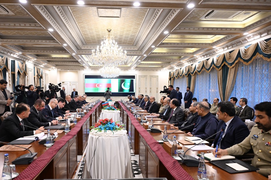 Prezident İlham Əliyev və Pakistanın Baş nazirinin geniş tərkibdə görüşü keçirilib