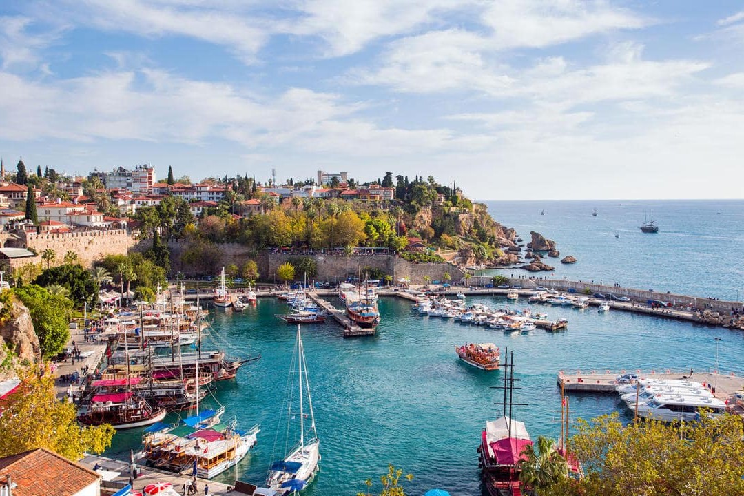 Ötən il Antalyanı rekord sayda turist ziyarət edib