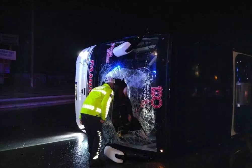 Türkiyədə sərnişin avtobusu aşıb: Ölən və yaralananlar var