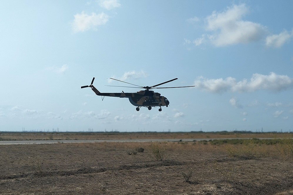 HHQ-nin helikopter bölmələri ilə təlim-məşq uçuşları keçirilib
