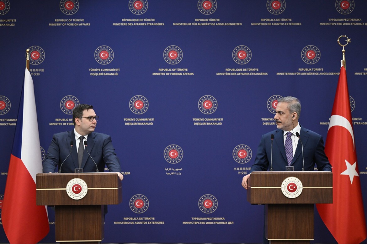 Rusiya-Ukrayna müharibəsi kütləvi qırğın silahlarından istifadə riskini artırır-Hakan Fidan