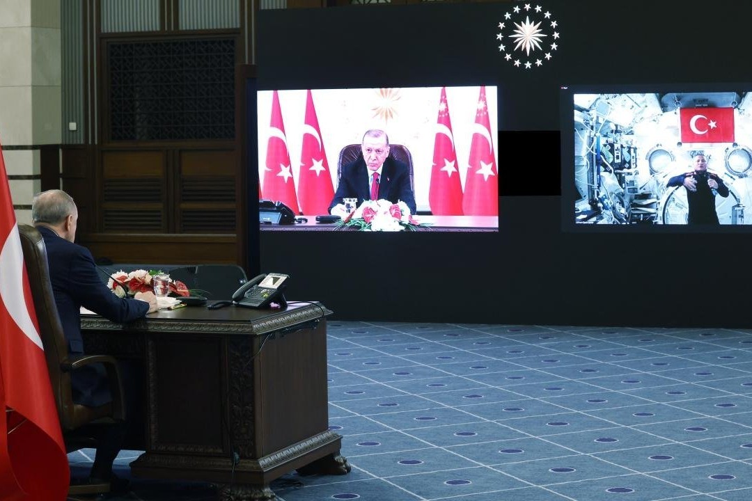 Ərdoğan kosmosdakı ilk türk astronavtla danışıb