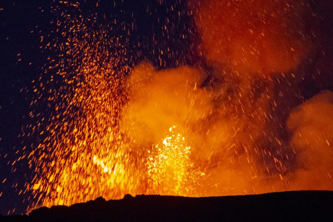 Etna vulkanının püskürməsi hava nəqliyyatında problemlərə səbəb olub