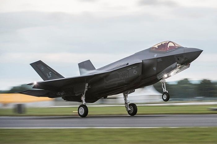 Çexiya ABŞ-dan 24 ədəd F-35 almaq üçün müqavilə imzalayıb