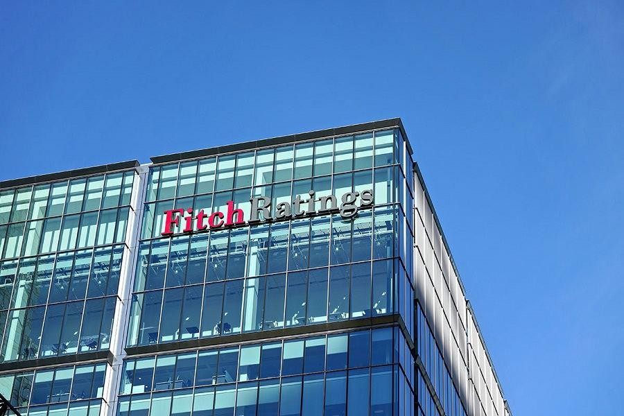 Fitch Ratings Azərbaycanın reytinqini bir pillə artırıb