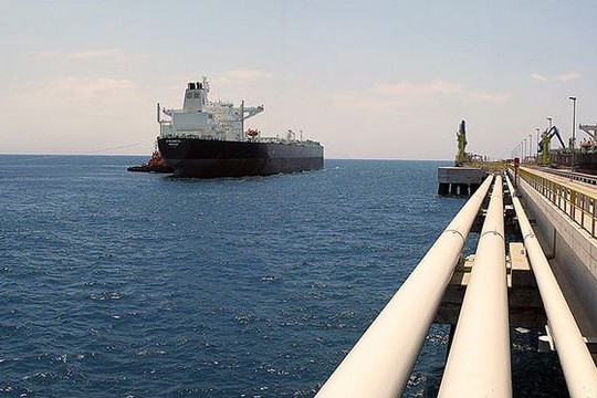 İraqdan Türkiyəyə neft daşıyan tankerlə əlaqə kəsilib