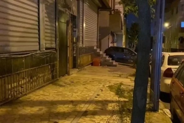 İstanbulda iş yerinə əl qumbarası atılıb