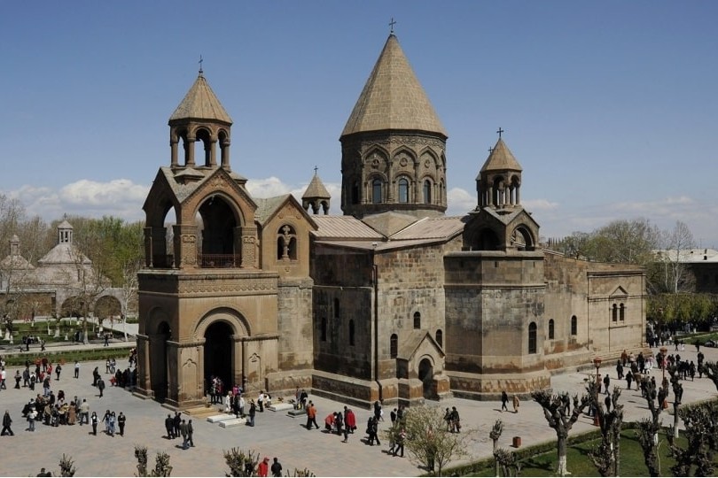 Ermənistanda kilsə əmlakı vergiyə cəlb olunacaq