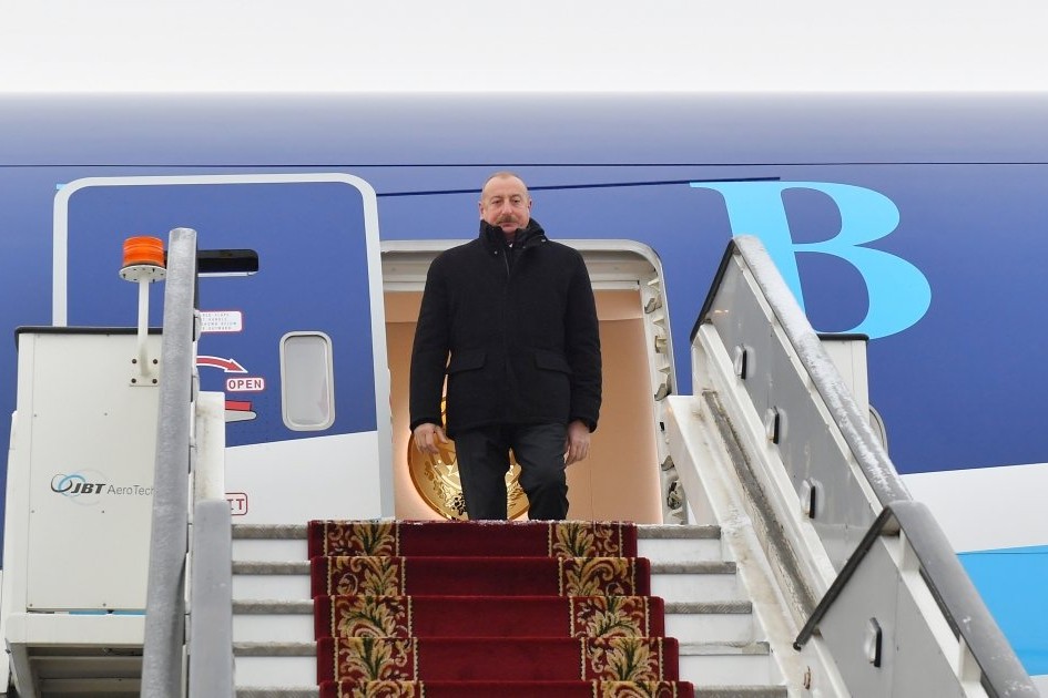 Prezident İlham Əliyev Sankt-Peterburqa işgüzar səfərə gəlib