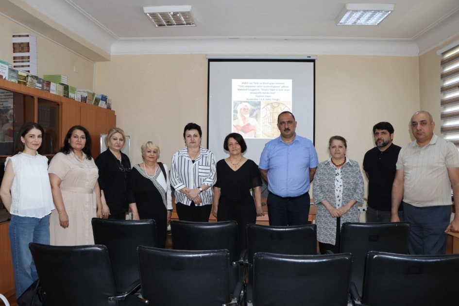 UNESCO çərçivəsində Mahmut Kaşğarinin Divani Lüğat-it-Türk əsərinin 950 illik yubileyi qeyd olunacaq