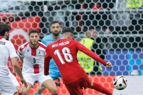 Mert Müldürün qolu Avropa çempionatının ən yaxşısı seçilib