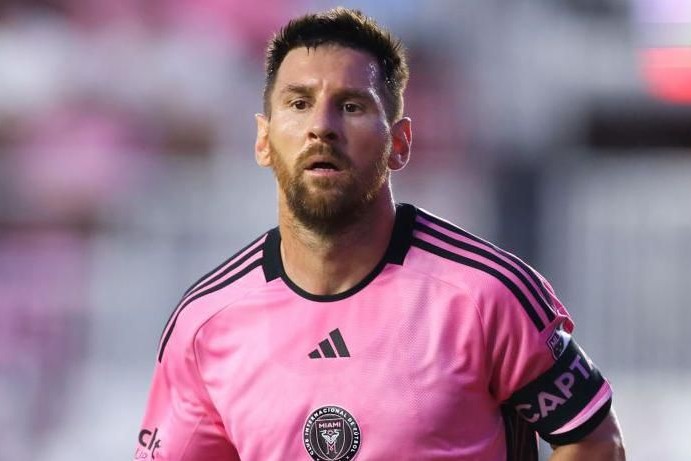 Messi zədədən sonra meydana çıxdığı ilk oyunda qələbə qolunu vurub