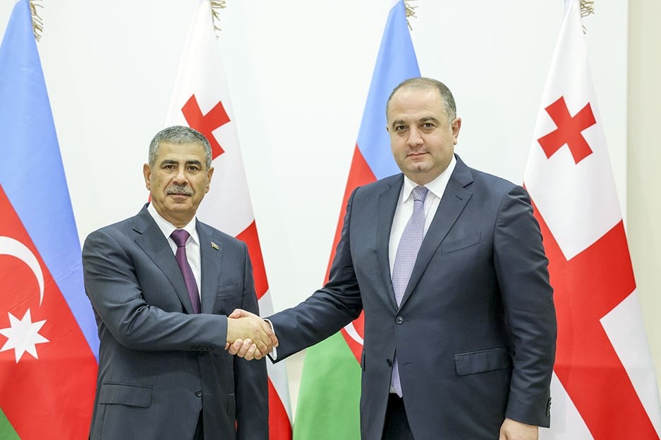 Azərbaycan və Gürcüstan müdafiə nazirləri regiondakı vəziyyəti müzakirə ediblər