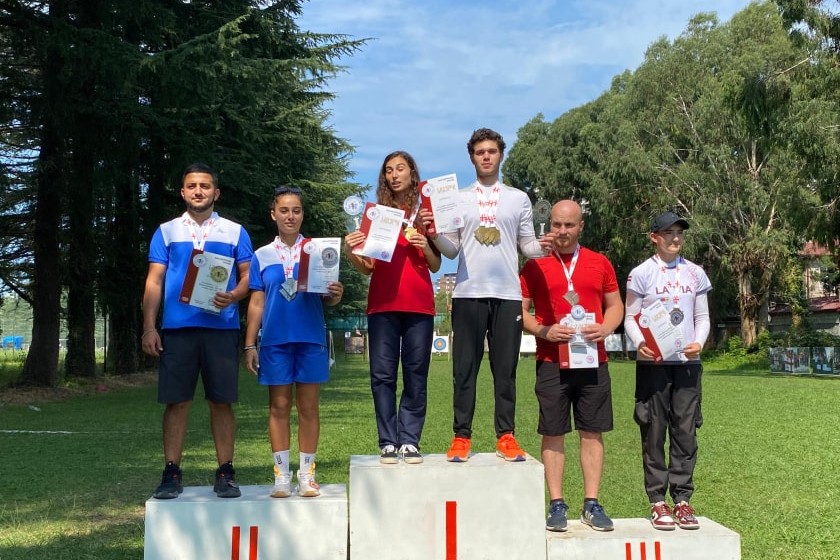 Azərbaycan kamandan oxatanları Gürcüstanda keçirilən turnirdə gümüş medal qazanıblar