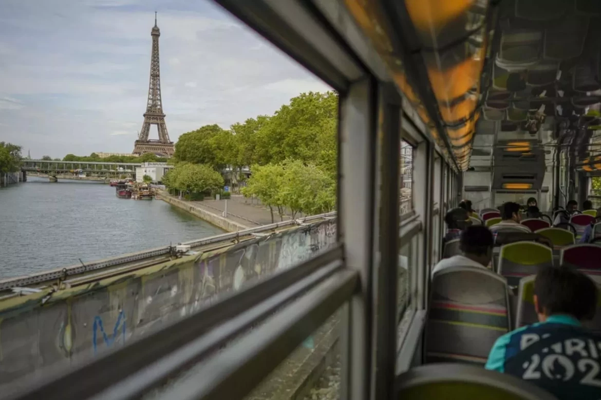 Fransada Paris Olimpiadasından əvvəl qatar xətlərinə irimiqyaslı hücum olub