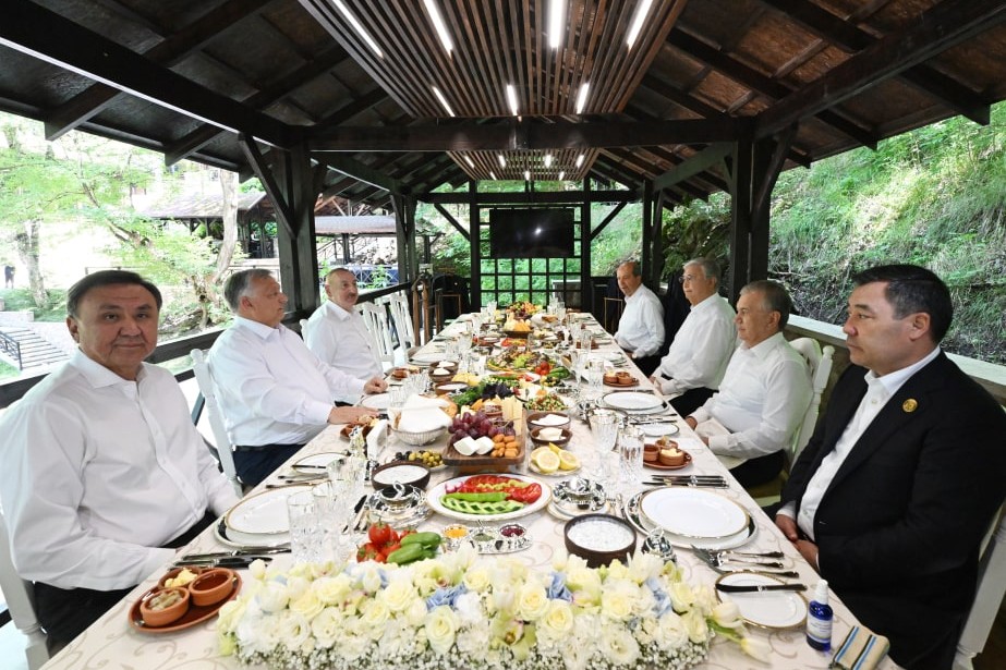 Şuşada Prezident İlham Əliyevin adından Türk Dövlətləri Təşkilatı dövlət və hökumət başçılarının şərəfinə nahar verilib