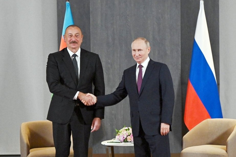 Vladimir Putin Prezident İlham Əliyevi təbrik edib