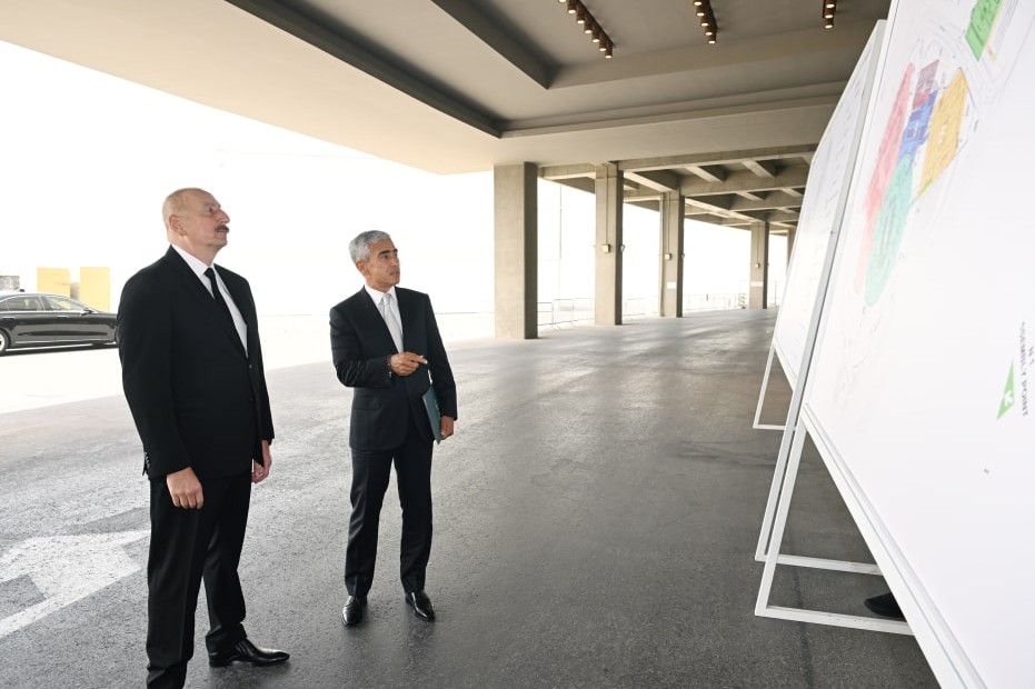 Prezident İlham Əliyev Bakı Olimpiya Stadionunun ərazisində COP29-a hazırlıqla bağlı görülən işlərlə tanış olub