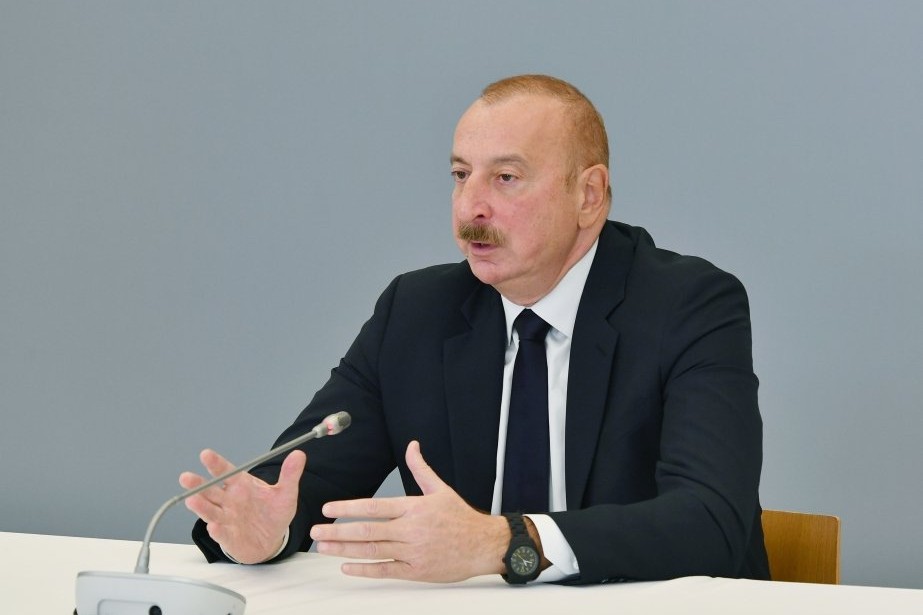 Prezident İlham Əliyev: Deportasiya olunmuş yüz minlərlə azərbaycanlının mülkiyyəti, müqəddəs yerləri qorunmalıdır