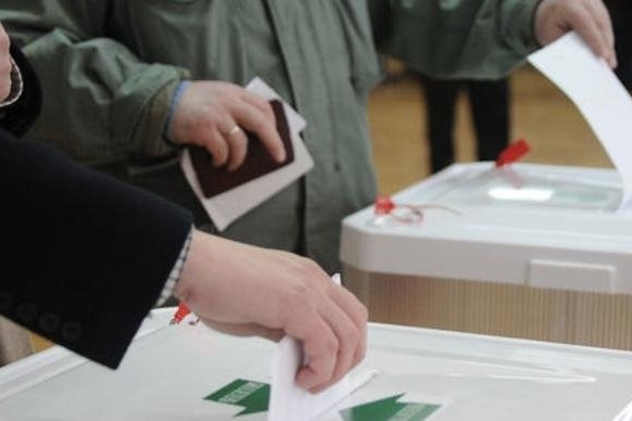 Seçkidə iştirak edən bütün tərəflərə şikayət və müraciətlər üçün bərabər hüquqlar yaradılır