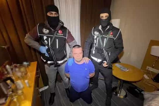 İnterpolun qırmızı bildirişi ilə axtarışda olan narkotik ticarətçisi İstanbulda saxlanılıb