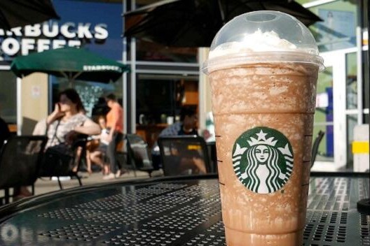 Starbucks-ın baş direktoru Narasimhan istefa edib