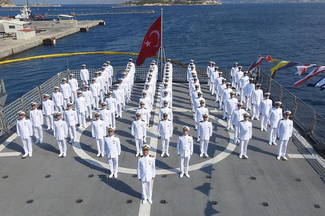 TCG Yıldırım freqatı Yunanıstana liman səfəri edib