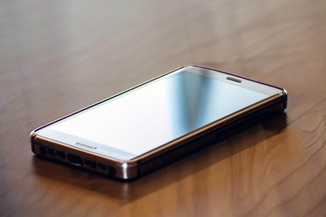 Mobil telefon operatorları müştərilərin kredit tarixçələrini onların razılığı olmadan kredit bürolarına təqdim edə biləcək