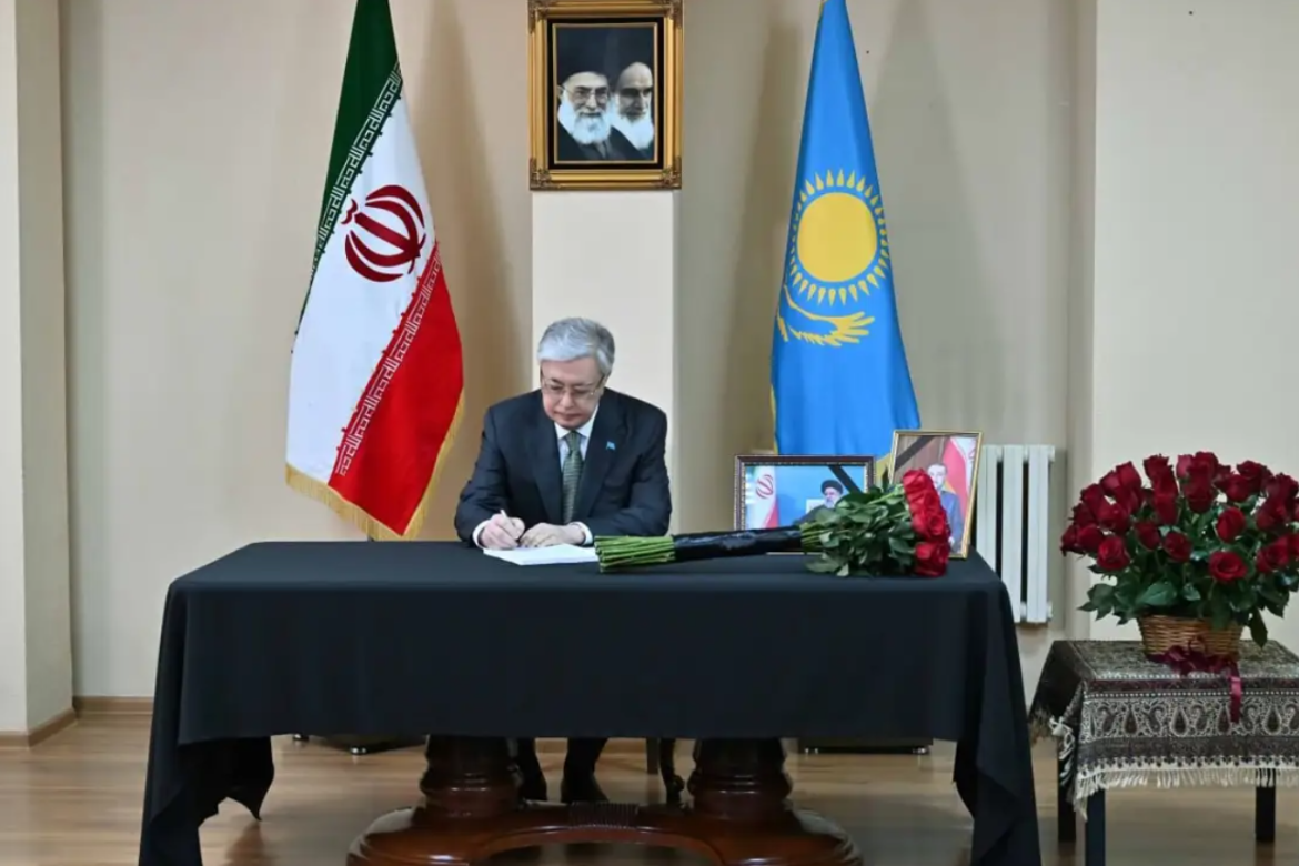 Kasım-Jomart Tokayev İranın Qazaxıstandakı səfirliyində olub