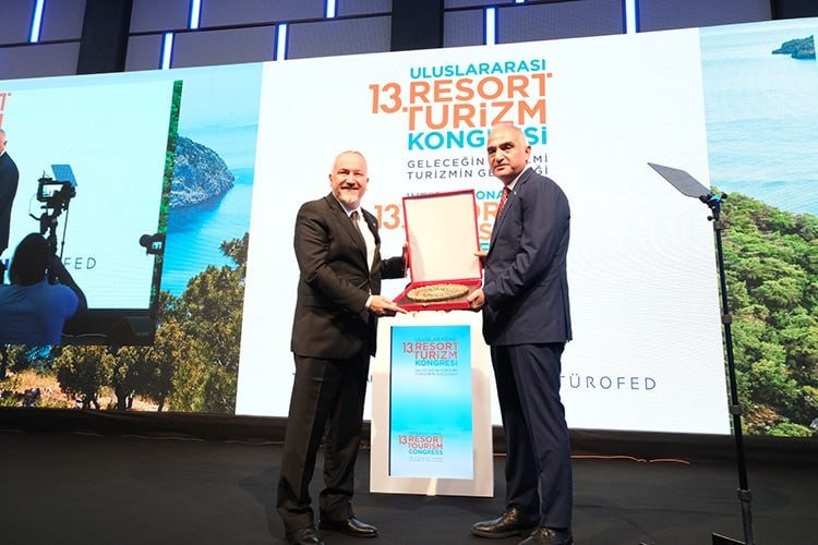 Antalyada 13-cü beynəlxalq kurort turizm konqresi başladı
