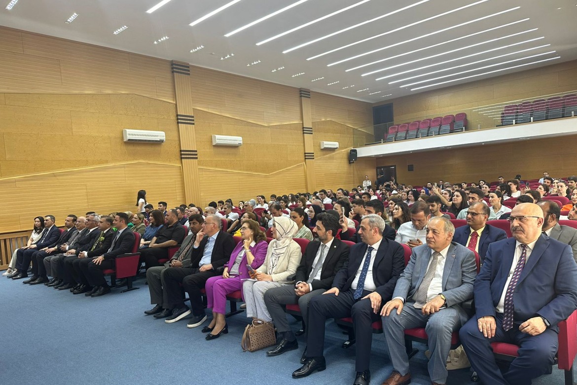 UNEC-də “İkinci beynəlxalq ümumdünya, sosial, təhsil və maliyyə" konfransı keçirilib