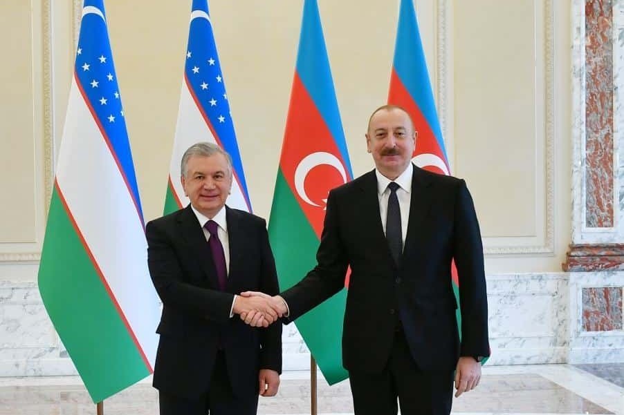 Prezident İlham Əliyev Özbəkistan Prezidenti Şavkat Mirziyoyevlə görüşüb