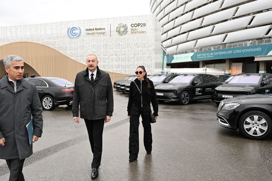 Prezident İlham Əliyev və Birinci xanım Mehriban Əliyeva Bakı Olimpiya Stadionunun ərazisində COP29-la bağlı yaradılan şəraitlə tanış olublar