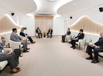 Prezident İlham Əliyev Surinam Prezidenti ilə görüşüb
