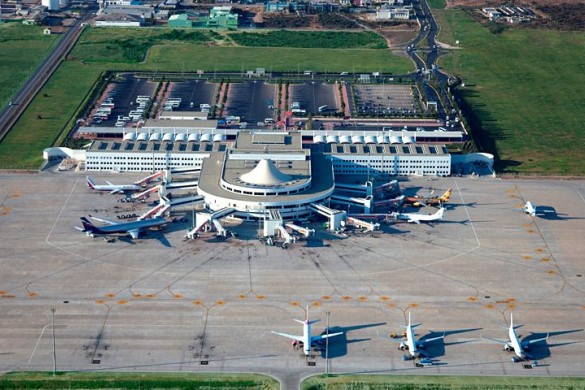 Antalya hava limanında sərnişindaşıma 38 milyon nəfəri keçib (ÖZƏL)