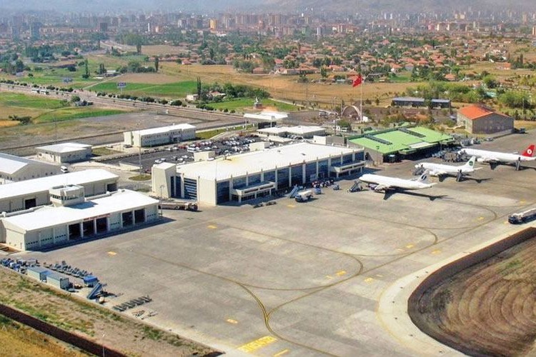 Kayseri hava limanında sərnişindaşıma 2 milyon nəfəri ötüb  (ÖZƏL)