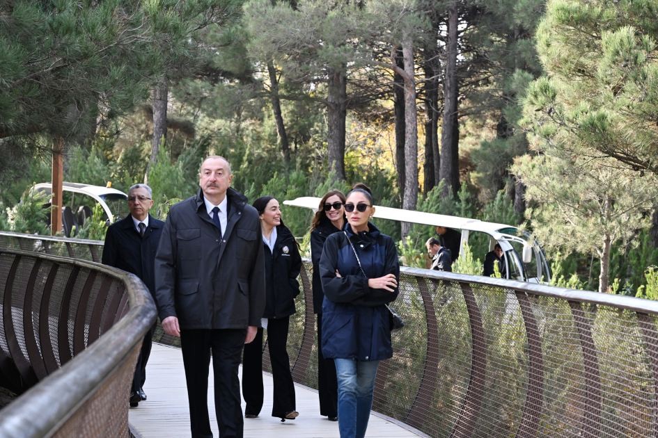 Prezident İlham Əliyev, Birinci xanım Mehriban Əliyeva və ailə üzvləri Mərkəzi Nəbatat Bağının açılışında iştirak ediblər