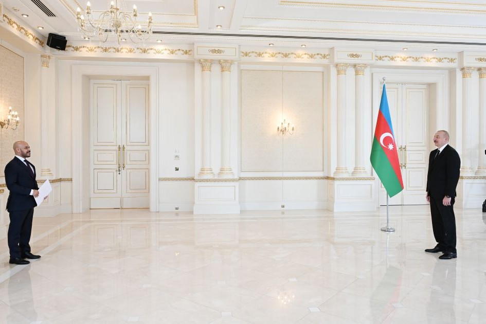 Prezident İlham Əliyev El-Salvadorun ölkəmizdə yeni təyin olunmuş səfirinin etimadnaməsini qəbul edib