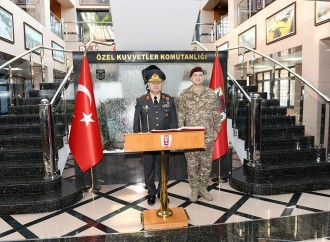 Əlahiddə  Ümumqoşun Ordunun komandanı Türkiyədədir