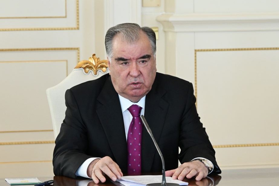 Emoməli Rəhmon Prezident İlham Əliyevi təbrik edib