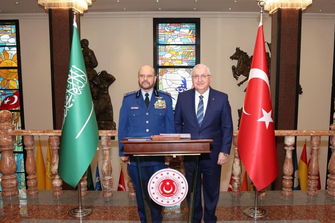 Yaşar Gülər ​​Səudiyyə Ərəbistanı generalı Əl-Ruveyli qəbul edib