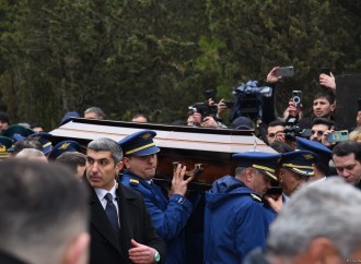 Təyyarə qəzasında həlak olan ekipaj üzvləri II Fəxri Xiyabanda dəfn ediliblər